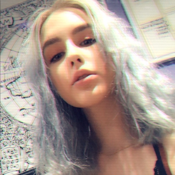 Meet your Posher, Anna - Picture 1 of 1